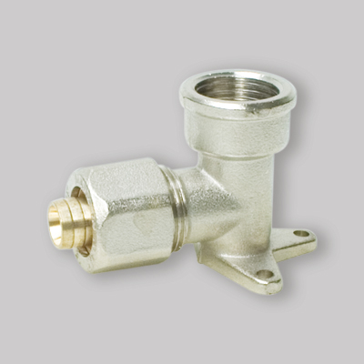 GOMITO FEMMINA A COMPRESSIONE CON FLANGIA PER MULTISTRATO APE 16 x 1/2"