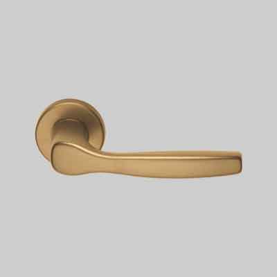 MANIGLIA ''GINEVRA'' CON ROSETTA E BOCCHETTA Foro Yale - colore bronzo