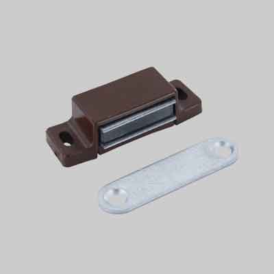 CHIUSURA MAGNETICA QUADRA mm 15x48 - Marrone (cartone 100 pz)